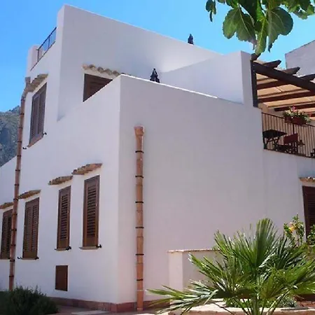 Punto De Vista Makari Bed & Breakfast
